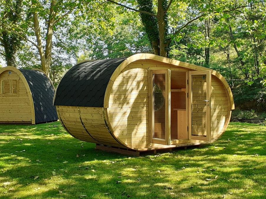Camping Pas Cher vous présente avec son site Officiel campingpascher.fr, le Camping De La Bageasse classé 3 étoiles, situé sur la commune de Vieille Brioude dans le département Haute-loire (Auvergne) en France. Le camping De La Bageasse vous propose un hébergement de type hébergement insolite de 12 m² pour 1 personne avec climatisation. L'établissement vous propose 4 autres types d'hébergements. Découvrez tous nos séjours à petits prix dans la commune et aux alentours de Vieille Brioude du département : Haute-loire (Auvergne). Les Avis clients pour le Camping De La Bageasse sont excellents avec une note moyenne de 9 sur 10. Rivière, Piscine extérieure, Animations familiales, Club enfants, Aire de jeux enfants, Canoë-kayak, Centre équestre, Court de tennis, Paddle, Ping-pong, Pédalo, Pétanque, Rafting, Randonnée, Terrain de volley-ball, Bar, Dépôt de pain, Snack/Bar, Épicerie,... En savoir plus : cliquez-ICI.