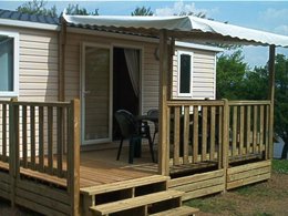 Camping Pas Cher vous présente avec son site Officiel campingpascher.fr, le Camping De La Bageasse classé 3 étoiles, situé sur la commune de Vieille Brioude dans le département Haute-loire (Auvergne) en France. Le camping De La Bageasse vous propose un hébergement de type mobil-home de 27 m² (télévision). L'établissement vous propose 5 autres types d'hébergements. Découvrez tous nos séjours à petits prix dans la commune et aux alentours de Vieille Brioude du département : Haute-loire (Auvergne). Les Avis clients pour le Camping De La Bageasse sont excellents avec une note moyenne de 9 sur 10. Rivière, Piscine extérieure, Animations familiales, Club enfants, Aire de jeux enfants, Canoë-kayak, Centre équestre, Court de tennis, Paddle, Ping-pong, Pédalo, Pétanque, Rafting, Randonnée, Terrain de volley-ball, Bar, Dépôt de pain, Snack/Bar, Épicerie,... En savoir plus : cliquez-ICI.