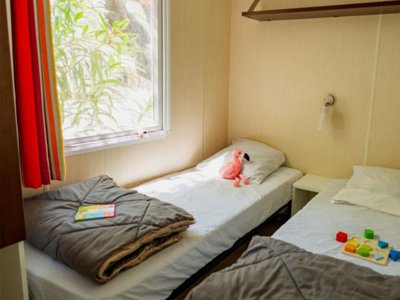Cliquez pour découvrir toutes les photos de l'HÉBERGEMENT ! mobil-home - Mas Des Roses photo 3