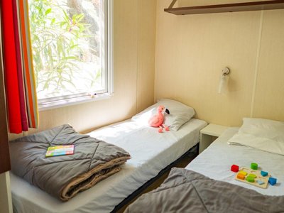 Cliquez pour découvrir toutes les photos de l'HÉBERGEMENT ! mobil-home - Mas Des Roses photo 4