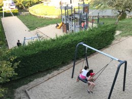 Camping Pas Cher vous présente avec son site Officiel campingpascher.fr, le Camping Pommeraie classé 4 étoiles, situé sur la commune de Vic Sur Cere dans le département Cantal (Auvergne) en France. Le camping Pommeraie, vous présente un hébergement de type mobil-home de 30 m² et télévision. Le camping Pommeraie vous propose du lundi 25 mai au lundi 01 juin 2026, en promotion à -20% pour 7 nuits à 251,20 € au lieu de 314,0 € soit une Économie de 62,80 €. Cette location propose 57 dates différentes pour réserver votre séjour. Découvrez également les 14 autres gammes d'hébergements du camping. Les Avis clients pour le Camping Pommeraie sont excellents avec une note moyenne de 8 sur 10. Rivière, Piscine couverte, Piscine extérieure, Animations familiales, Club enfants, Aire de jeux enfants, Centre équestre, Court de tennis, Ping-pong, Pétanque, Randonnée, Structure gonflable enfants, Terrain multisports, Bar, Dépôt de pain, Plats à emporter, Restaurant, Snack/Bar, Supermarché, Épicerie,... En savoir plus : cliquez-ICI.