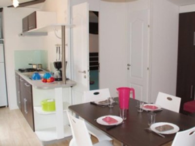 Cliquez pour découvrir toutes les photos de l'HÉBERGEMENT ! mobil-home - Flower Les Cadenières photo 2