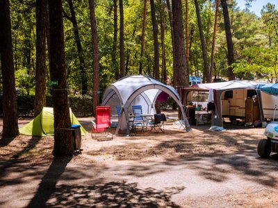 Cliquez pour découvrir toutes les photos de l'ÉTABLISSEMENT ! camping Paradis - Le Ruou photo 27