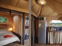 Cliquez pour découvrir toutes les photos de l'HÉBERGEMENT ! bungalow toilé - camping Paradis - Le Ruou photo 2