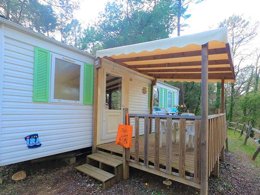 Camping Pas Cher vous présente avec son site Officiel campingpascher.fr, le Camping Paradis - Le Ruou classé 4 étoiles, situé sur la commune de Villecroze dans le département Var (Provence Alpes Côte D'azur) en France. Le camping Paradis - Le Ruou, vous présente un hébergement de type mobil-home de 24 m² pour 4 personnes. Le camping Paradis - Le Ruou vous propose du sam. 04 avril au sam. 11 avril 2026 pour 7 nuits à 227€. Cette location propose 21 dates différentes pour réserver votre séjour. Découvrez également les 10 autres gammes d'hébergements du camping. Les Avis clients pour le Camping Paradis - Le Ruou sont de 7 sur 10. LacMerRivière, Parc aquatique, Piscine chauffée, Piscine extérieure, Animations familiales, Club ados, Club enfants, Aire de jeux enfants, Canoë-kayak, Canyoning, Court de tennis, Ping-pong, Pédalo, Pétanque, Rafting, Randonnée, Terrain multisports, Dépôt de pain, Snack/Bar, Supermarché,... En savoir plus : cliquez-ICI.