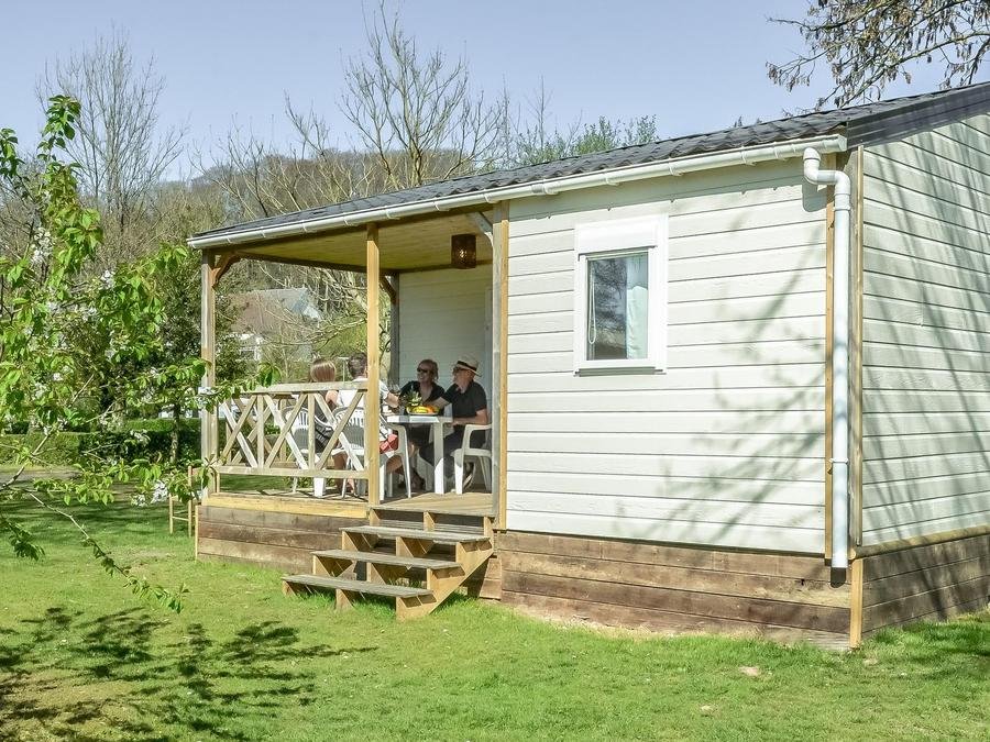 Camping Pas Cher vous présente avec son site Officiel campingpascher.fr, le Camping Les Chevaliers De Malte classé 3 étoiles, situé sur la commune de Villedieu Les Poeles dans le département Manche (Basse Normandie) en France. Le camping Les Chevaliers De Malte vous propose un hébergement de type chalet de 30 m² (télévision). L'établissement vous propose 11 autres types d'hébergements. Découvrez tous nos séjours à petits prix dans la commune et aux alentours de Villedieu Les Poeles du département : Manche (Basse Normandie). Piscine chauffée, Piscine extérieure, Aire de jeux enfants, Piscine, Pétanque, Terrain multisports, Bar, Dépôt de pain, Plats à emporter, Snack/Bar, Épicerie,... En savoir plus : cliquez-ICI.