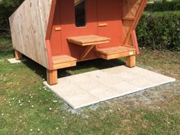 Camping Pas Cher vous présente avec son site Officiel campingpascher.fr, le Camping Les Chevaliers De Malte classé 3 étoiles, situé sur la commune de Villedieu Les Poeles dans le département Manche (Basse Normandie) en France. Le camping Les Chevaliers De Malte, vous présente un hébergement de type hébergement insolite de 4 m². Le camping Les Chevaliers De Malte vous propose du mardi 07 avril au mardi 14 avril 2026 pour 7 nuits à 224€. Cette location propose 143 dates différentes pour réserver votre séjour. Découvrez également les 9 autres gammes d'hébergements du camping. Piscine chauffée, Piscine extérieure, Aire de jeux enfants, Piscine, Pétanque, Terrain multisports, Bar, Dépôt de pain, Plats à emporter, Snack/Bar, Épicerie,... En savoir plus : cliquez-ICI.