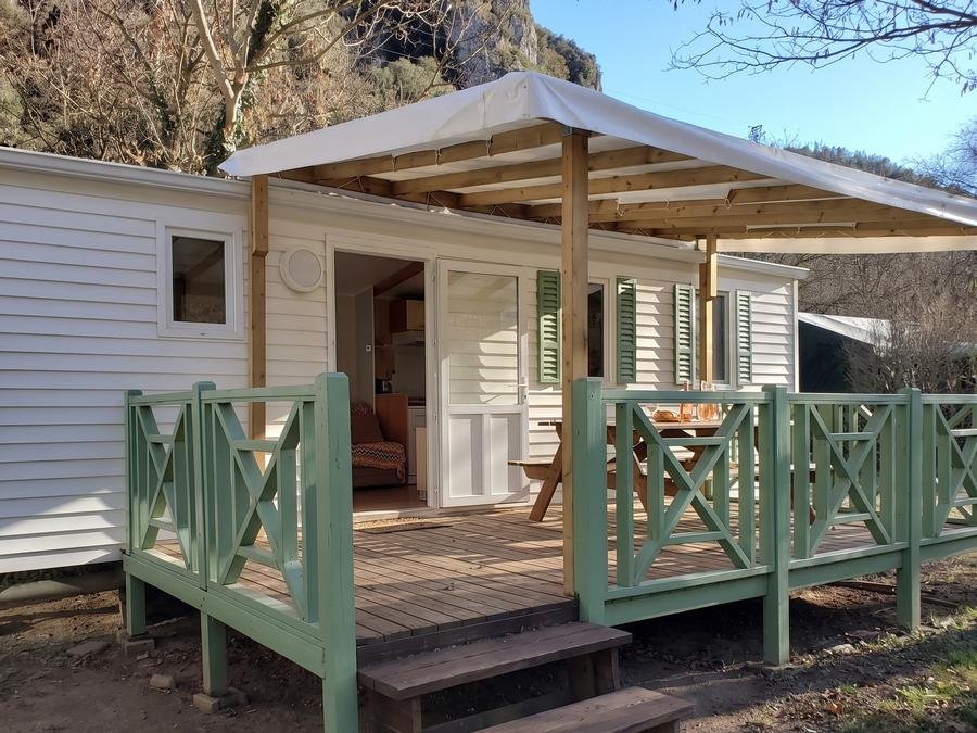 Camping Pas Cher vous présente avec son site Officiel campingpascher.fr, le Camping Mas De Lastourg classé 3 étoiles, situé sur la commune de Villefranche De Conflent dans le département Pyrénées-orientales (Languedoc Roussillon) en France. Le camping Mas De Lastourg, vous présente un hébergement de type mobil-home de 25 m² et télévision. Le camping Mas De Lastourg vous proposeun séjour PAS CHER avec une REMISEdu sam. 06 juin au sam. 13 juin 2026 avec une PROMO de DERNIÈRE MINUTE, en promotion à -63% pour 7 nuits à 219 € au lieu de 595,0 € soit une Économie de 376 €. Cette location propose 16 dates différentes pour réserver votre séjour. Découvrez également les 4 autres gammes d'hébergements du camping. Les Avis clients pour le Camping Mas De Lastourg sont excellents avec une note moyenne de 8 sur 10. Rivière, Piscine extérieure, Aire de jeux enfants, Baby-foot, Cyclisme, Ping-pong, Piscine, Pétanque, Randonnée, Terrain de badminton, Terrain de football, Bar, Dépôt de pain, Plats à emporter, Restaurant, Snack/Bar, Épicerie,... En savoir plus : cliquez-ICI.