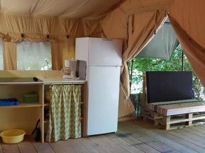Cliquez pour découvrir toutes les photos de l'HÉBERGEMENT ! tente - Mas De Lastourg photo 3