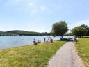 Camping Pas Cher vous présente avec son site Officiel campingpascher.fr, le Camping Village Vacances Yaloer, situé sur la commune de Villefranche De Panat dans le département Aveyron (Midi Pyrénées) en France. Le camping Village Vacances Yaloer, vous présente un hébergement de type maison de campagne de 20 m² avec climatisation. Le camping Village Vacances Yaloer vous propose du sam. 04 juillet au sam. 11 juillet 2026 pour 7 nuits à 245€. Cette location propose 71 dates différentes pour réserver votre séjour. Découvrez également les 3 autres gammes d'hébergements du camping. Les Avis clients pour le Camping Village Vacances Yaloer sont excellents avec une note moyenne de 8 sur 10. Lac, Ping-pong, Pétanque, Structure gonflable enfants, Bar, Snack/Bar,... En savoir plus : cliquez-ICI.