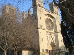 Camping Pas Cher vous présente avec son site Officiel campingpascher.fr, le Camping Les Berges Du Canal classé 4 étoiles, situé sur la commune de Villeneuve Les Beziers dans le département Hérault (Languedoc Roussillon) en France. Le camping Les Berges Du Canal, vous présente un hébergement de type tente en toile et bois de 30 m² pour 4 personnes avec climatisation. Le camping Les Berges Du Canal vous propose du sam. 14 mars au sam. 21 mars 2026 pour 7 nuits à 234€. Cette location propose 147 dates différentes pour réserver votre séjour. Découvrez également les 15 autres gammes d'hébergements du camping. Les Avis clients pour le Camping Les Berges Du Canal sont de 7 sur 10. Piscine extérieure, Animations familiales, Club enfants, Aire de jeux enfants, Baby-foot, Canoë-kayak, Ping-pong, Pétanque, Randonnée, Terrain multisports, Bar, Dépôt de pain, Pizzeria, Plats à emporter, Épicerie,... En savoir plus : cliquez-ICI.