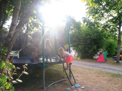 Cliquez pour découvrir toutes les photos de l'ÉTABLISSEMENT ! camping La Fontaine Du Roc photo 30