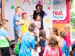 Camping Pas Cher vous présente avec son site Officiel campingpascher.fr, le Camping La Colline classé 4 étoiles, situé sur la commune de Virton dans le département Luxembourg (Wallonie) en Belgique. Le camping La Colline, vous présente un hébergement de type tente. Le camping La Colline vous propose du sam. 03 octobre au sam. 10 octobre 2026, en promotion à -20% pour 7 nuits à 330,40 € au lieu de 413,0 € soit une Économie de 82,60 €. Cette location propose 254 dates différentes pour réserver votre séjour. Découvrez également les 5 autres gammes d'hébergements du camping. Les Avis clients pour le Camping La Colline sont excellents avec une note moyenne de 8 sur 10. Piscine extérieure, Animations familiales, Aire de jeux enfants, Canoë-kayak, Ping-pong, Pétanque, Terrain de football, Terrain de volley-ball, Bar, Dépôt de pain, Plats à emporter, Restaurant, Snack/Bar, Supermarché, Épicerie,... En savoir plus : cliquez-ICI.