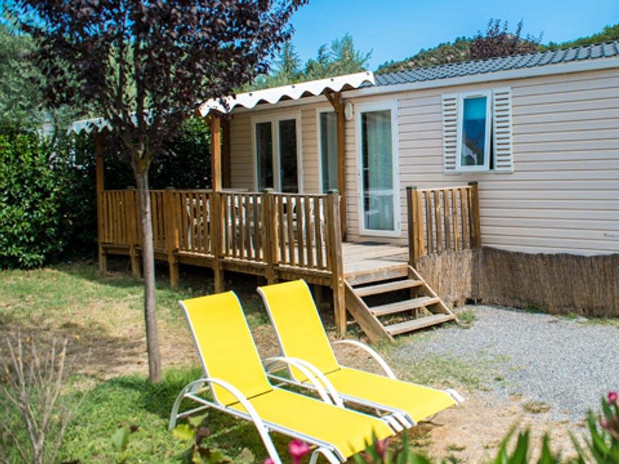 Camping Pas Cher vous présente avec son site Officiel campingpascher.fr, le Camping Hippocampe classé 5 étoiles, situé sur la commune de Volonne dans le département Alpes-de-haute-provence (Provence Alpes Côte D'azur) en France. Le camping Hippocampe vous propose un hébergement de type mobil-home de 32 m² avec climatisation (télévision). L'établissement vous propose 19 autres types d'hébergements. Découvrez tous nos séjours à petits prix dans la commune et aux alentours de Volonne du département : Alpes-de-haute-provence (Provence Alpes Côte D'azur). Les Avis clients pour le Camping Hippocampe sont excellents avec une note moyenne de 8 sur 10. Rivière, Lagon, Parc aquatique, Piscine extérieure, Animations familiales, Club ados, Club enfants, Aire de jeux enfants, Centre équestre, Court de tennis, Golf, Pétanque, Terrain multisports, Bar, Plats à emporter, Snack/Bar, Épicerie,... En savoir plus : cliquez-ICI.