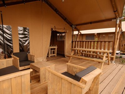 Cliquez pour découvrir toutes les photos de l'HÉBERGEMENT ! tente en toile et bois - Hippocampe photo 2