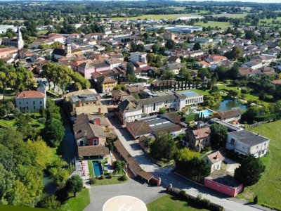 Cliquez pour découvrir toutes les photos de l'ÉTABLISSEMENT ! camping Le Renom photo 2