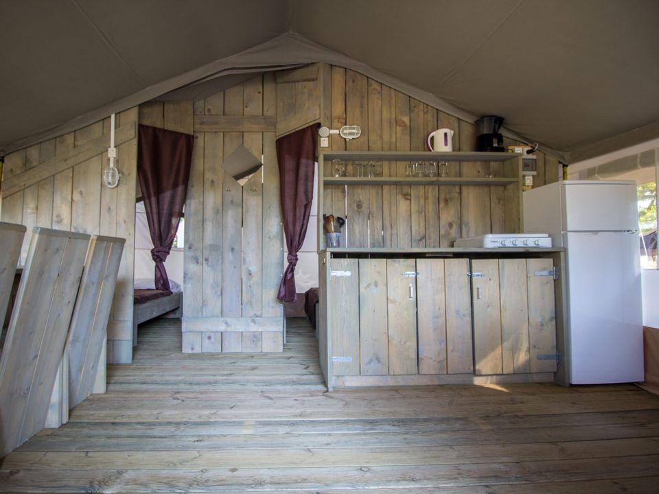 Cliquez pour découvrir toutes les photos de l'HÉBERGEMENT ! tente toile et bois - Valkanela photo 2