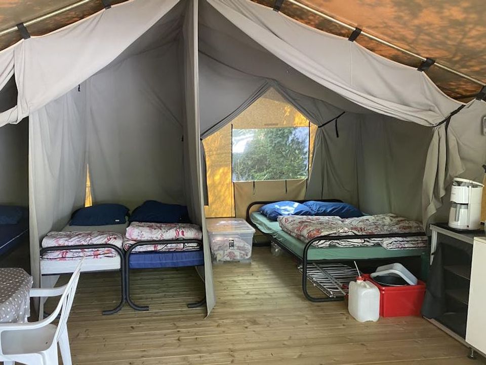 Cliquez pour découvrir toutes les photos de l'HÉBERGEMENT ! tente toile et bois - Valkanela photo 5