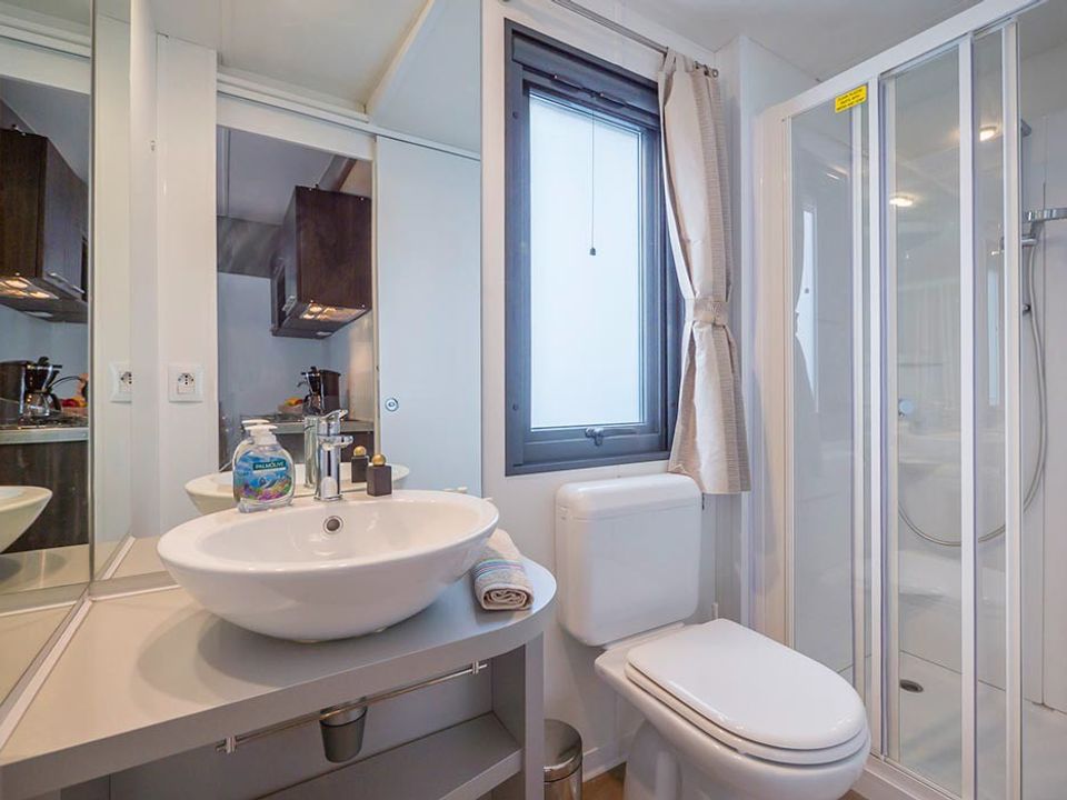 Cliquez pour découvrir toutes les photos de l'HÉBERGEMENT ! mobil-home - établissement Valkanela photo 2