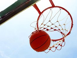 Camping Pas Cher vous présente avec son site Officiel campingpascher.fr, le Camping Resort Els Pins classé 4 étoiles, situé sur la commune de Malgrat De Mar dans le département Barcelone (Catalogne) en Espagne. Le camping Resort Els Pins, vous présente un hébergement de type bungalow de 25 m² avec climatisation et télévision. Le camping Resort Els Pins vous propose du jeudi 23 avril au jeudi 30 avril 2026, en promotion à -15% pour 7 nuits à 644 € au lieu de 757,65 € soit une Économie de 113,65 €. Cette location propose 207 dates différentes pour réserver votre séjour. Découvrez également les 7 autres gammes d'hébergements du camping. Les Avis clients pour le Camping Resort Els Pins sont excellents avec une note moyenne de 8 sur 10. LacMerRivière, Parc aquatique, Piscine extérieure, Animations familiales, Club enfants, Aire de jeux enfants, Canoë-kayak, Centre équestre, Cyclisme, Golf, Paddle, Ping-pong, Pétanque, Randonnée, Ski nautique, Terrain de volley-ball, Terrain multisports, Voile, kiteSurf, Bar, Dépôt de pain, Restaurant, Supermarché, Épicerie,... En savoir plus : cliquez-ICI.