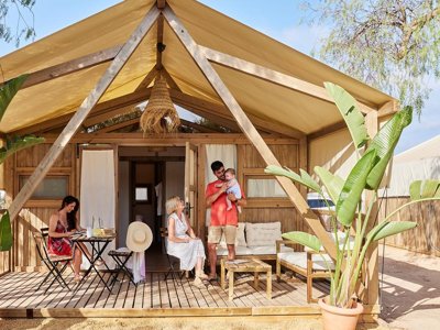Cliquez pour découvrir toutes les photos de l'HÉBERGEMENT ! tente en toile et bois - TAIGA Almeria Playa photo 3