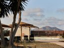 Camping Pas Cher vous présente avec son site Officiel campingpascher.fr, le Camping Taiga Almeria Playa classé 3 étoiles, situé sur la commune de Palomares dans le département Almería (Andalousie) en Espagne. Le camping Taiga Almeria Playa vous propose un hébergement de type mobil-home de 33 m² pour 5 personnes. L'établissement vous propose 8 autres types d'hébergements. Découvrez tous nos séjours à petits prix dans la commune et aux alentours de Palomares du département : Almería (Andalousie). Mer, Piscine extérieure, Animations familiales, Cyclisme, Golf, Pétanque, Bar, Restaurant, Supermarché,... En savoir plus : cliquez-ICI.