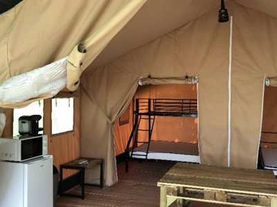 Cliquez pour découvrir toutes les photos de l'HÉBERGEMENT ! bungalow toilé - Paradis Aubeterre Sur Dronne photo 6