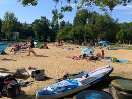 Camping Pas Cher vous présente avec son site Officiel campingpascher.fr, le Camping Paradis Aubeterre Sur Dronne classé 3 étoiles, situé sur la commune de Aubeterre Sur Dronne dans le département Charente (Poitou Charentes) en France. Le camping Paradis Aubeterre Sur Dronne vous propose un hébergement de type mobil-home de 36 m² pour 8 personnes (télévision). L'établissement vous propose 11 autres types d'hébergements. Découvrez tous nos séjours à petits prix dans la commune et aux alentours de Aubeterre Sur Dronne du département : Charente (Poitou Charentes). Les Avis clients pour le Camping Paradis Aubeterre Sur Dronne sont excellents avec une note moyenne de 8 sur 10. Animations familiales, Club enfants, Aire de jeux enfants, Canoë-kayak, Court de tennis, Cyclisme, Ping-pong, Pétanque, Randonnée, Salle de jeux vidéo, Terrain de beach-volley, Bar, Dépôt de pain, Restaurant, Snack/Bar,... En savoir plus : cliquez-ICI.