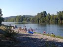 Camping Pas Cher vous présente avec son site Officiel campingpascher.fr, le Camping Le Peyrolais classé 3 étoiles, situé sur la commune de Saint Julien De Peyrolas dans le département Gard (Languedoc Roussillon) en France. Le camping Le Peyrolais, vous présente un hébergement de type mobil-home. Le camping Le Peyrolais vous proposeun séjour PAS CHER avec une REMISEdu sam. 29 août au sam. 05 septembre 2026, en promotion à -32% pour 7 nuits à 289 € au lieu de 425,0 € soit une Économie de 136 €. Cette location propose 25 dates différentes pour réserver votre séjour. Découvrez également les 1 autres gammes d'hébergements du camping. Animations familiales, Aire de jeux enfants, Baby-foot, Canoë-kayak, Ping-pong, Pétanque, Randonnée, Salle de fitness, Salle de jeux vidéo, Bar, Snack/Bar,... En savoir plus : cliquez-ICI.