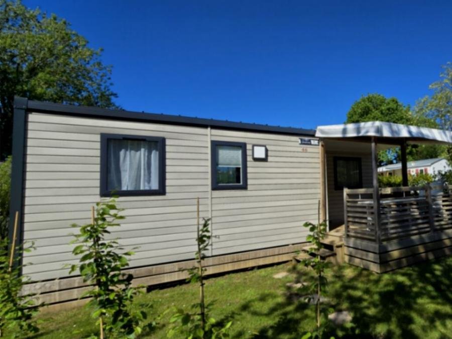 Camping Pas Cher vous présente avec son site Officiel campingpascher.fr, le Camping Les Mancellieres classé 4 étoiles, situé sur la commune de Avrille dans le département Vendée (Pays De La Loire) en France. Le camping Les Mancellieres vous propose un hébergement de type mobil-home de 27 m² pour 4 personnes (télévision). L'établissement vous propose 13 autres types d'hébergements. Découvrez tous nos séjours à petits prix dans la commune et aux alentours de Avrille du département : Vendée (Pays De La Loire). Les Avis clients pour le Camping Les Mancellieres sont excellents avec une note moyenne de 9 sur 10. Mer, Piscine couverte, Piscine extérieure, Animation enfants, Animations familiales, Aire de jeux enfants, Baby-foot, Canoë-kayak, Centre équestre, Cyclisme, Golf, Parcours sportif, Ping-pong, Piscine, Plongée, Pétanque, Randonnée, Terrain multisports, Voile, Bar, Dépôt de pain, Pizzeria, Snack/Bar, Épicerie,... En savoir plus : cliquez-ICI.