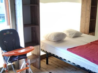 Cliquez pour découvrir toutes les photos de l'HÉBERGEMENT ! tente en toile et bois - Les Mancellieres photo 3