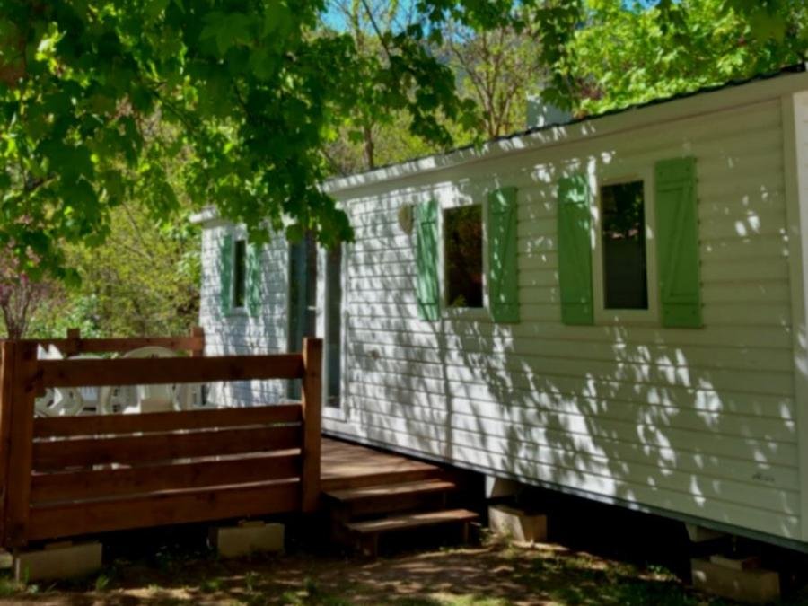 Camping Pas Cher vous présente avec son site Officiel campingpascher.fr, le Camping Le Terrados classé 3 étoiles, situé sur la commune de Massegros Causses Gorges dans le département Lozere (Languedoc Roussillon) en France. Le camping Le Terrados vous propose un hébergement de type mobil-home de 28 m² pour 6 personnes. L'établissement vous propose 4 autres types d'hébergements. Découvrez tous nos séjours à petits prix dans la commune et aux alentours de Massegros Causses Gorges du département : Lozere (Languedoc Roussillon). Les Avis clients pour le Camping Le Terrados sont de 7 sur 10. Rivière, Piscine extérieure, Aire de jeux enfants, Canoë-kayak, Canyoning, Centre équestre, Cyclisme, Escalade, Paddle, Ping-pong, Rafting, Randonnée, Bar, Bureau de tabac, Dépôt de pain, Food truck, Restaurant, Supermarché, Épicerie,... En savoir plus : cliquez-ICI.