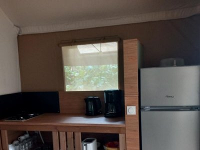 Cliquez pour découvrir toutes les photos de l'HÉBERGEMENT ! tente en toile et bois - Le Terrados photo 3
