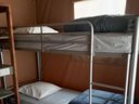 Cliquez pour découvrir toutes les photos de l'HÉBERGEMENT ! tente en toile et bois - camping Le Terrados photo 7