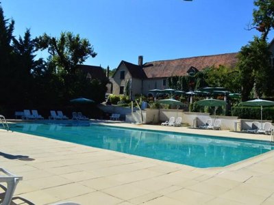 camping Château De Lacomté photo 3