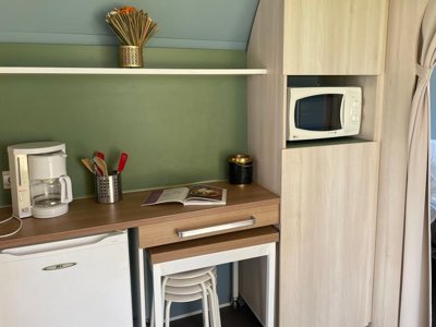 Cliquez pour découvrir toutes les photos de l'HÉBERGEMENT ! tente en toile et bois - Aqua 3 Masses photo 2