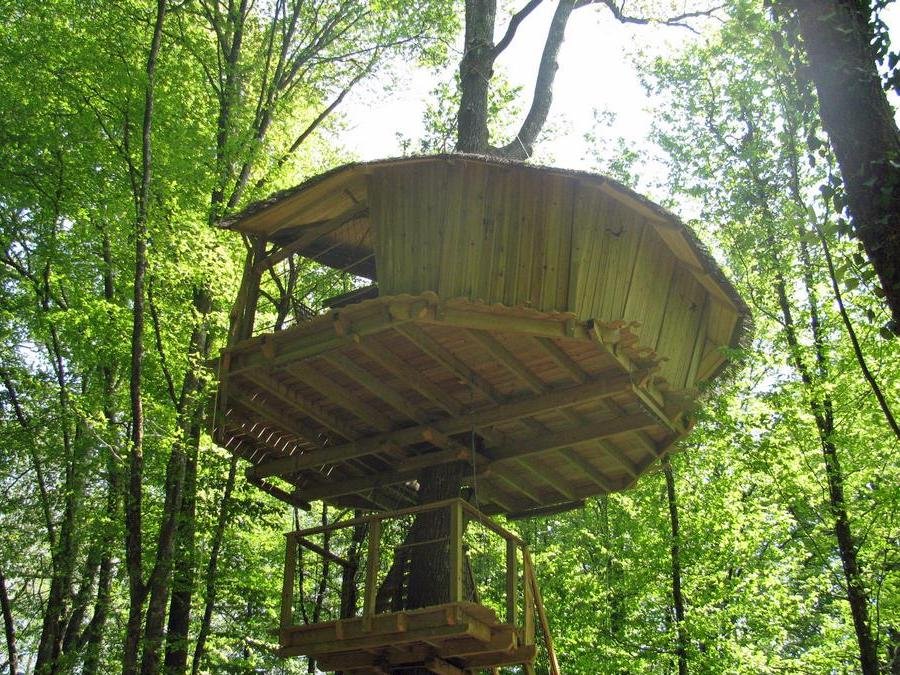 Camping Pas Cher vous présente avec son site Officiel campingpascher.fr, le Camping Parc De La Belle, situé sur la commune de Magne dans le département Vienne (Poitou Charentes) en France. Le camping Parc De La Belle, vous présente un hébergement de type hébergement insolite pour 1 personne. Le camping Parc De La Belle vous propose du dimanche 18 octobre au dimanche 25 octobre 2026 pour 7 nuits à 910€. Cette location propose 8 dates différentes pour réserver votre séjour. Découvrez également les 18 autres gammes d'hébergements du camping. Les Avis clients pour le Camping Parc De La Belle sont excellents avec une note moyenne de 9 sur 10. Randonnée,... En savoir plus : cliquez-ICI.