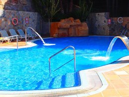 Camping Pas Cher vous présente avec son site Officiel campingpascher.fr, le Camping Bonavista, situé sur la commune de Calella dans le département Barcelone (Catalogne) en Espagne. Le camping Bonavista, vous présente un hébergement de type mobil-home. Le camping Bonavista vous proposeun séjour PAS CHER avec une REMISEdu sam. 12 septembre au sam. 19 septembre 2026, en promotion à -42% pour 7 nuits à 220 € au lieu de 385,0 € soit une Économie de 165 €. Cette location propose 6 dates différentes pour réserver votre séjour. Découvrez également les 1 autres gammes d'hébergements du camping. Les Avis clients pour le Camping Bonavista sont excellents avec une note moyenne de 8 sur 10. Piscine extérieure, Aire de jeux enfants, Centre équestre, Court de tennis, Golf, Ping-pong, Pétanque, Salle de jeux vidéo, Terrain multisports, Bar, Plats à emporter,... En savoir plus : cliquez-ICI.