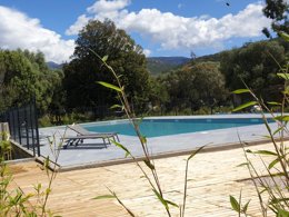 Camping Pas Cher vous présente avec son site Officiel campingpascher.fr, le Camping Casa Di Luna classé 2 étoiles, situé sur la commune de Galéria dans le département Corse Du Nord (Corse) en France. Le camping Casa Di Luna, vous présente un hébergement de type mobil-home de 40 m² avec climatisation. Le camping Casa Di Luna vous propose du sam. 09 mai au sam. 16 mai 2026 pour 7 nuits à 412.5€. Cette location propose 21 dates différentes pour réserver votre séjour. Découvrez également les 3 autres gammes d'hébergements du camping. Les Avis clients pour le Camping Casa Di Luna sont excellents avec une note moyenne de 8 sur 10. Piscine extérieure, Animations familiales, Aire de jeux enfants, Canoë-kayak, Canyoning, Location de bateaux, Paddle, Ping-pong, Plongée, Pétanque, Randonnée, Dépôt de pain, Plats à emporter, Supermarché,... En savoir plus : cliquez-ICI.