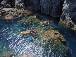 Camping Pas Cher vous présente avec son site Officiel campingpascher.fr, le Camping Casa Di Luna classé 2 étoiles, situé sur la commune de Galéria dans le département Corse Du Nord (Corse) en France. Le camping Casa Di Luna, vous présente un hébergement de type mobil-home de 32 m² avec climatisation. Le camping Casa Di Luna vous propose du sam. 09 mai au sam. 16 mai 2026 pour 7 nuits à 412.5€. Cette location propose 21 dates différentes pour réserver votre séjour. Découvrez également les 3 autres gammes d'hébergements du camping. Les Avis clients pour le Camping Casa Di Luna sont excellents avec une note moyenne de 8 sur 10. Piscine extérieure, Animations familiales, Aire de jeux enfants, Canoë-kayak, Canyoning, Location de bateaux, Paddle, Ping-pong, Plongée, Pétanque, Randonnée, Dépôt de pain, Plats à emporter, Supermarché,... En savoir plus : cliquez-ICI.