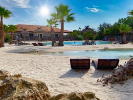 Camping Pas Cher vous présente avec son site Officiel campingpascher.fr, le Camping Paradis Soleil D'Oc classé 4 étoiles, situé sur la commune de Narbonne Plage dans le département Aude (Languedoc Roussillon) en France. Le camping Paradis Soleil D'Oc vous propose un hébergement de type mobil-home de 35 m² pour 6 personnes avec climatisation (télévision). L'établissement vous propose 15 autres types d'hébergements. Découvrez tous nos séjours à petits prix dans la commune et aux alentours de Narbonne Plage du département : Aude (Languedoc Roussillon). Les Avis clients pour le Camping Paradis Soleil D'Oc sont excellents avec une note moyenne de 8 sur 10. Lagon, Animations familiales, Club enfants, Aire de jeux enfants, Canoë-kayak, Centre équestre, Ping-pong, Planche à voile, Plongée, Pétanque, Structure gonflable enfants, Terrain de volley-ball, Bar, Dépôt de pain, Snack/Bar, Supermarché, Épicerie,... En savoir plus : cliquez-ICI.