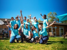 Camping Pas Cher vous présente avec son site Officiel campingpascher.fr, le Camping Paradis Soleil D'Oc classé 4 étoiles, situé sur la commune de Narbonne Plage dans le département Aude (Languedoc Roussillon) en France. Le camping Paradis Soleil D'Oc, vous présente un hébergement de type mobil-home de 35 m² pour 4 personnes avec climatisation et télévision. Le camping Paradis Soleil D'Oc vous propose du sam. 02 mai au sam. 09 mai 2026, en promotion à -20% pour 7 nuits à 219 € au lieu de 275,0 € soit une Économie de 56 €. Cette location propose 86 dates différentes pour réserver votre séjour. Découvrez également les 15 autres gammes d'hébergements du camping. Les Avis clients pour le Camping Paradis Soleil D'Oc sont excellents avec une note moyenne de 8 sur 10. Lagon, Animations familiales, Club enfants, Aire de jeux enfants, Canoë-kayak, Centre équestre, Ping-pong, Planche à voile, Plongée, Pétanque, Structure gonflable enfants, Terrain de volley-ball, Bar, Dépôt de pain, Snack/Bar, Supermarché, Épicerie,... En savoir plus : cliquez-ICI.