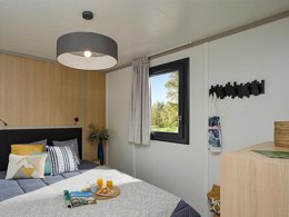 Camping Pas Cher vous présente avec son site Officiel campingpascher.fr, le Camping Parc De Nibelle classé 4 étoiles, situé sur la commune de Nibelle dans le département Loiret (Centre Val De Loire) en France. Le camping Parc De Nibelle vous propose un hébergement de type chalet de 40 m² pour 4 personnes. L'établissement vous propose 14 autres types d'hébergements. Découvrez tous nos séjours à petits prix dans la commune et aux alentours de Nibelle du département : Loiret (Centre Val De Loire). Les Avis clients pour le Camping Parc De Nibelle sont excellents avec une note moyenne de 9 sur 10. Piscine chauffée, Piscine couverte, Aire de jeux enfants, Court de tennis, Pétanque, Trampoline, Bar, Snack/Bar,... En savoir plus : cliquez-ICI.