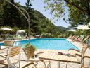 Camping Pas Cher vous présente avec son site Officiel campingpascher.fr, le Camping Delle Rose classé 4 étoiles, situé sur la commune de Isolabona dans le département Imperia (Ligurie) en Italie. Le camping Delle Rose, vous présente un hébergement de type maison avec climatisation et télévision. Le camping Delle Rose vous propose du sam. 03 octobre au sam. 10 octobre 2026, en promotion à -22% pour 7 nuits à 339,50 € au lieu de 439,5 € soit une Économie de 100 €. Cette location propose 31 dates différentes pour réserver votre séjour. Découvrez également les 8 autres gammes d'hébergements du camping. Les Avis clients pour le Camping Delle Rose sont excellents avec une note moyenne de 8 sur 10. Piscine extérieure, Animations familiales, Club enfants, Aire de jeux enfants, Court de tennis, Ping-pong, Planche à voile, Plongée, Randonnée, Salle de fitness, Salle de jeux vidéo, Bar, Dépôt de pain, Pizzeria, Plats à emporter, Restaurant, Épicerie,... En savoir plus : cliquez-ICI.