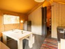Cliquez pour découvrir toutes les photos de l'HÉBERGEMENT ! tente en toile et bois - camping Delle Rose photo 2