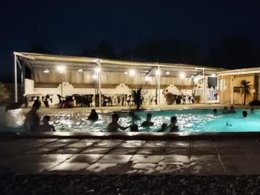 Camping Pas Cher vous présente avec son site Officiel campingpascher.fr, le Camping Du Bosc classé 3 étoiles, situé sur la commune de Le Temple Sur Lot dans le département Lot-et-garonne (Aquitaine) en France. Le camping Du Bosc, vous présente un hébergement de type bungalow toilé de 35 m² pour 2 personnes. Le camping Du Bosc vous propose du dimanche 30 août au dimanche 06 septembre 2026 pour 7 nuits à 159€. Cette location propose 8 dates différentes pour réserver votre séjour. Découvrez également les 6 autres gammes d'hébergements du camping. Les Avis clients pour le Camping Du Bosc sont excellents avec une note moyenne de 9 sur 10. Piscine chauffée, Piscine extérieure, Animations familiales, Aire de jeux enfants, Baby-foot, Canoë-kayak, Cyclisme, Ping-pong, Terrain multisports, Bar, Dépôt de pain, Pizzeria, Snack/Bar, Épicerie,... En savoir plus : cliquez-ICI.