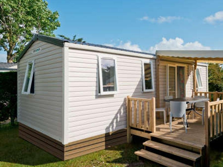 Camping Pas Cher vous présente avec son site Officiel campingpascher.fr, le Camping Le Bel été D'Anduze classé 4 étoiles, situé sur la commune de Anduze dans le département Gard (Languedoc Roussillon) en France. Le camping Le Bel été D'Anduze, vous présente un hébergement de type mobil-home de 29 m² pour 6 personnes avec climatisation et télévision. Le camping Le Bel été D'Anduze vous propose du sam. 20 juin au sam. 27 juin 2026 pour 7 nuits à 790€. Cette location propose 5 dates différentes pour réserver votre séjour. Découvrez également les 8 autres gammes d'hébergements du camping. Les Avis clients pour le Camping Le Bel été D'Anduze sont excellents avec une note moyenne de 9 sur 10. Rivière, Piscine extérieure, Animations familiales, Club ados, Aire de jeux enfants, Baby-foot, Centre équestre, Ping-pong, Piscine, Pétanque, Terrain de volley-ball, Terrain multisports, Trampoline, Bar, Bureau de tabac, Dépôt de pain, Snack/Bar, Station-service, Supermarché,... En savoir plus : cliquez-ICI.