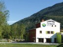 Camping Pas Cher vous présente avec son site Officiel campingpascher.fr, le Camping Lou Gourdan classé 3 étoiles, situé sur la commune de Puget Theniers dans le département Alpes-maritimes (Provence Alpes Côte D'azur) en France. Le camping Lou Gourdan, vous présente un hébergement de type appartement et télévision. Le camping Lou Gourdan vous propose du dimanche 21 juin au dimanche 28 juin 2026 pour 7 nuits à 310€. Cette location propose 25 dates différentes pour réserver votre séjour. Découvrez également les 3 autres gammes d'hébergements du camping. Les Avis clients pour le Camping Lou Gourdan sont excellents avec une note moyenne de 9 sur 10. Aire de jeux enfants, Canoë-kayak, Ping-pong, Pétanque, Randonnée, Salle de fitness, Bar, Dépôt de pain, Snack/Bar,... En savoir plus : cliquez-ICI.