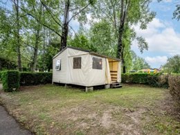 Camping Pas Cher vous présente avec son site Officiel campingpascher.fr, le Camping Maeva Respire La Comtesse classé 3 étoiles, situé sur la commune de Belus dans le département Landes (Aquitaine) en France. Le camping Maeva Respire La Comtesse, vous présente un hébergement de type bungalow toilé de 20 m² pour 1 personne. Le camping Maeva Respire La Comtesse vous propose du sam. 12 septembre au sam. 19 septembre 2026 pour 7 nuits à 229€. Cette location propose 122 dates différentes pour réserver votre séjour. Découvrez également les 8 autres gammes d'hébergements du camping. Les Avis clients pour le Camping Maeva Respire La Comtesse sont excellents avec une note moyenne de 8 sur 10. Piscine extérieure, Animations familiales, Club enfants, Baby-foot, Cyclisme, Ping-pong, Pétanque, Randonnée, Bar, Boulangerie, Plats à emporter, Snack/Bar, Épicerie,... En savoir plus : cliquez-ICI.