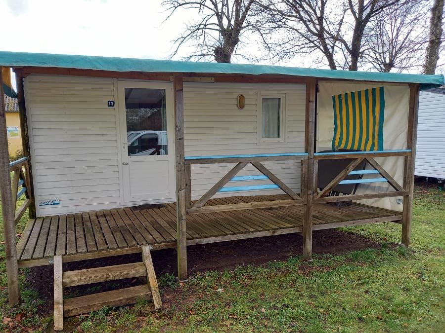 Camping Pas Cher vous présente avec son site Officiel campingpascher.fr, le Camping De L'Arquebuse classé 3 étoiles, situé sur la commune de Athee dans le département Côte-d'or (Bourgogne) en France. Le camping De L'Arquebuse, vous présente un hébergement de type mobil-home de 15 m² pour 1 personne et télévision. Le camping De L'Arquebuse vous propose du dimanche 12 juillet au dimanche 19 juillet 2026 avec un DÉPART DEMAIN pour 7 nuits à 560€. Cette location propose 76 dates différentes pour réserver votre séjour. Découvrez également les 9 autres gammes d'hébergements du camping. Les Avis clients pour le Camping De L'Arquebuse sont de 6 sur 10. Piscine chauffée, Piscine extérieure, Canoë-kayak, Parcours sportif, Pétanque, Structure gonflable enfants, Boulangerie, Bureau de tabac, Dépôt de pain, Station-service, Supermarché, Épicerie,... En savoir plus : cliquez-ICI.